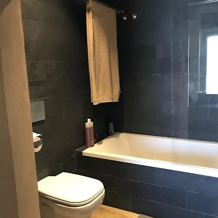 Beautiful Studio-appartment In Triana