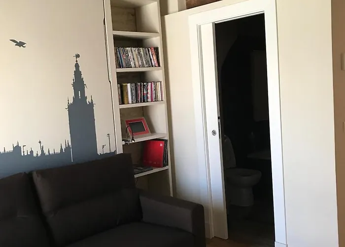 Beautiful Studio-appartment In Triana