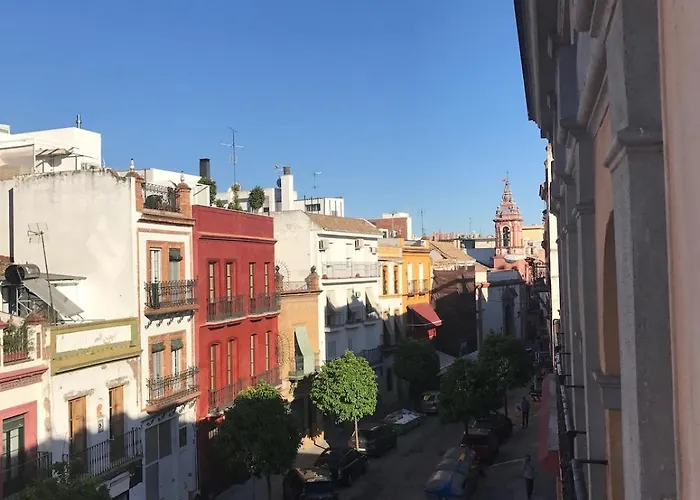 Beautiful Studio-appartment In Triana 아파트 *