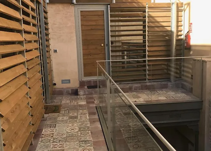 Beautiful Studio-appartment In Triana *