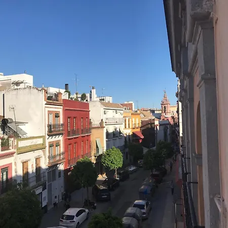 Beautiful Studio-appartment In Triana 아파트 *